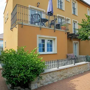 https://rougemarin-apartments-biograd-na-moru.hotelinzadar.com