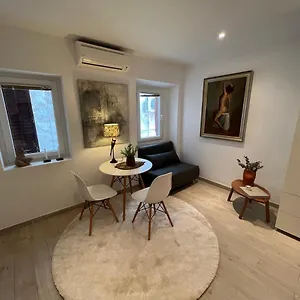 https://noelle-apartment.in-istria.net
